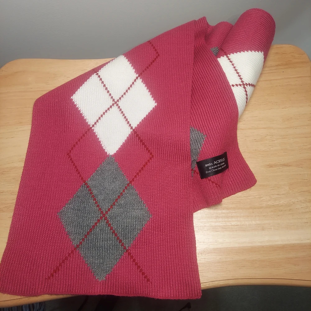 Vintage Preppy Argyle Scarf – Pink, Gray, White & Red – Soft Knit Long Loop